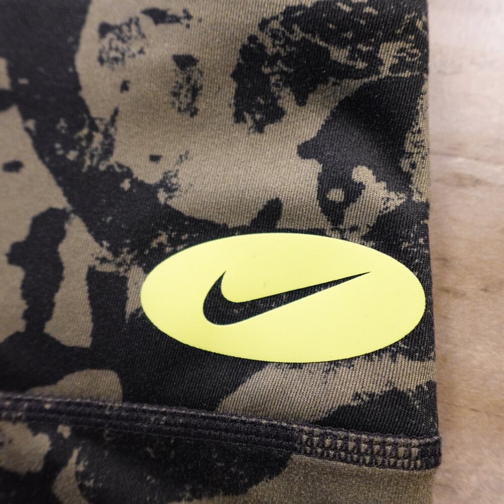 Nike One Luxe Icon Clash Bike Shorts Women’s XL Olive Black Camo 7" inseam - Picture 2 of 10